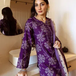 Anouk Bandhani Printed Mirror Work Straight Kurta with Trousers & Dupatta image 2