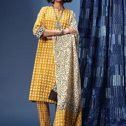 THE FAB FACTORY Women Floral Printed Regular Kurta with Trousers & Dupatta Kurta Sets-picture-41
