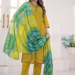 MITTOO Floral Embroidered Staight Kurta With Trousers & Dupatta-picture-57