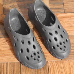 TAG 7 Men Rubber Casual Clogs-12