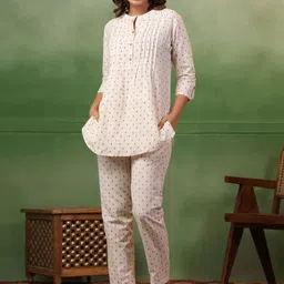 Span Women Floral Printed Regular Kurta with Trousers-picture-42