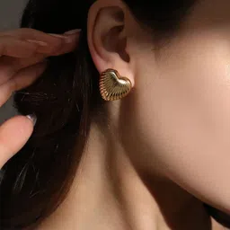 SOHI Set Of 2 Gold-Plated Simplicity Hoop Heart Shaped Studs Earrings image 3