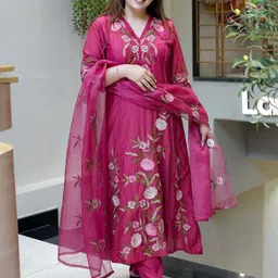 Growdamy Women Floral Embroidered Thread Work Chanderi Silk Kurta with Trousers & Dupatta-picture-18