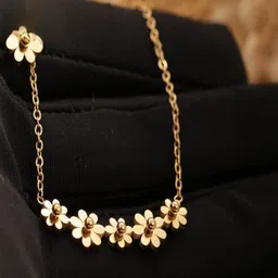 DressBerry Women Flower-Shaped Minimal Design Chain-image-13