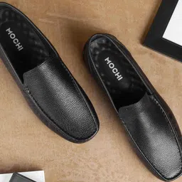 Mochi Men Leather Textured Loafers-image-83