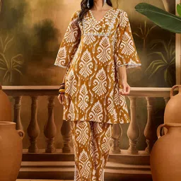 Stylum Women Ethnic Motifs Printed Cotton Kurta with Trousers-picture-27