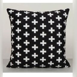 Aura Black And White Geometric Printed Cushion Covers-33
