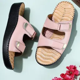 TRASE Women Solid Round Toe Comfort Casual Sandals-15