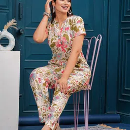SIDDHANAM Printed Short Sleeve Top & Trouser Co-Ords image 5