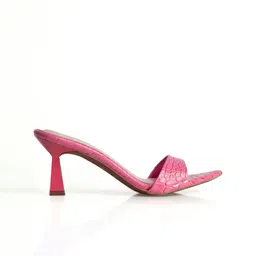 Signature Sole Textured Block Sandals image 3