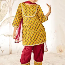 VASTRAMAY Girls Ethnic Motifs Printed Pure Cotton Kurta with Patiala & Dupatta-image-78