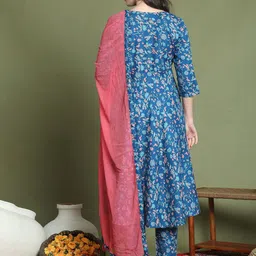 Merira Selection Of 2 Floral Printed Straight Kurta With Trousers And Dupatta image 3