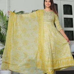SHALIG Women Printed Kurta with Trousers & Dupatta-image-58