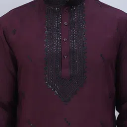Jompers Men Ethnic Motifs Embroidered Regular Sequinned Kurta with Pyjamas image 2