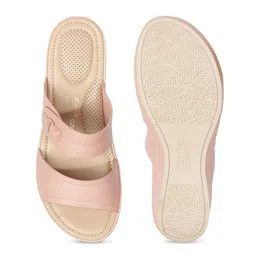 Bata comfit Solid PU Platform Sandals with Buckles image 5