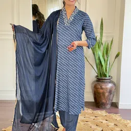 THE52 Women Striped Regular Kurta with Trousers & With Dupatta-image-39