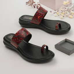 TWINSSHOE Women Printed One Toe Flats-image-91