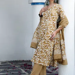 Taavi Women Abstract Printed Cotton Straight Kurta with Trousers & Dupatta-1