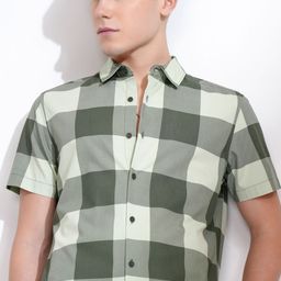HIGHLANDER Men Cutaway Collar Buffalo Checked Cotton Casual Shirt-picture-7