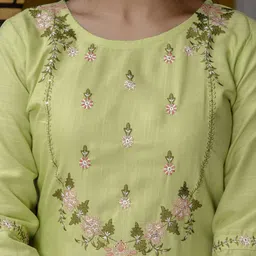 VredeVogel Floral Yoke Design Regular Thread Work Kurta with Trousers & Dupatta image 4