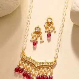 DASTOOR Gold Plated Stone Studded & Beaded Jewellery Set-40