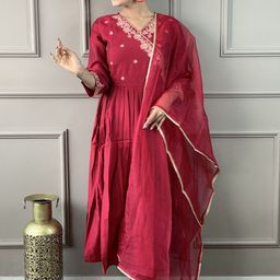 TWINS LADY Women Ethnic Motifs Embroidered Regular Thread Work Chanderi Silk Kurta with Trousers & With-image-9
