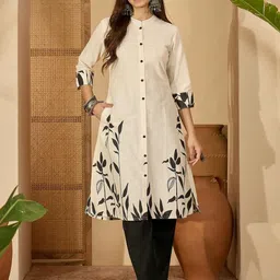 Sangria Women White Tribal Printed Thread Work Floral Kurta-picture-9