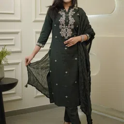 CREEPER Women Ethnic Motifs Embroidered Regular Kurta with Trousers & With Dupatta image 4