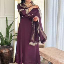 Growdamy Floral Embroidered Thread Work V-Neck A-Line Kurta With Trouser & Dupatta-16