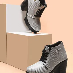 Killer Women Printed Round Toe Block Heel Boots-31