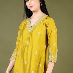 LIMEROAD Floral Embroidered V-Neck Thread Work Straight Kurta-image-28