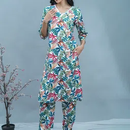 GO BOUJEE Printed V-Neck Top & Trousers Co-Ords Set-picture-22