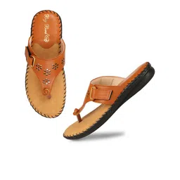 BIG BIRD FOOTWEAR Women Textured One Toe Flats-image-18