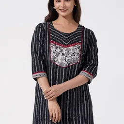 Maybell Printed Round Neck Pure Cotton Maxi Nightdress-image-3
