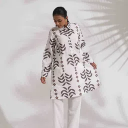 trueBrowns White Printed Pure Cotton Tunic & Trousers-picture-17