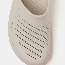 R&B Men Clogs image 3