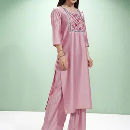 Vishudh Women Embroidered Regular Thread Work Kurta with Palazzos & With Dupatta image 5