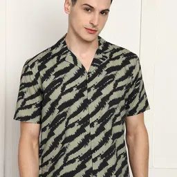 The Roadster Lifestyle Co Abstract Printed Cotton Relaxed-Fit Casual Shirt-image-70