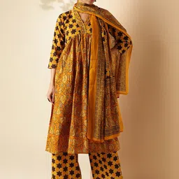 Vbuyz Women Floral Printed Pleated Sequinned Pure Cotton Kurta with Palazzos & With Dupatta-picture-6