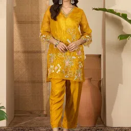 Sangria Embroidered V Neck Tunic With Trousers Co-Ords-picture-12