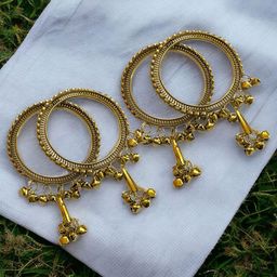 AARTISAI Set Of 4 Gold-Plated Stone Studded & Beaded Traditional Bangles-image-57
