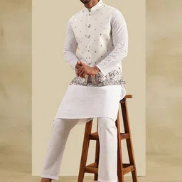 SOJANYA Men Embroidered Regular Pure Cotton Straight Kurta with Pyjamas With Nehru jacket image 5