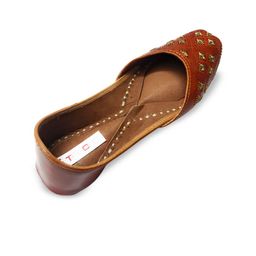 Ta Chic Women Embellished Ethnic Mojaris with Embroidered Flats-image-54
