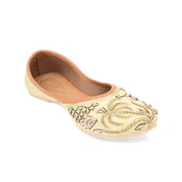 Anouk Women Embellished Ethnic Mojaris Flats-image-36