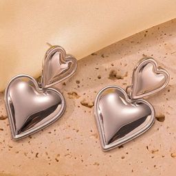 DIVASTRI Heart Shaped Studs Earrings image 4