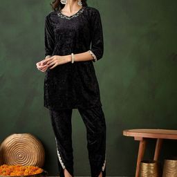 Sangria Floral Yoke Design Gotta Patti Velvet Straight Kurta & Harem Pant-29