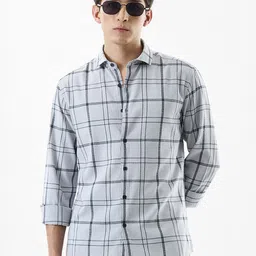 Snitch Men Checked Spread Collar Casual Shirt-image-59
