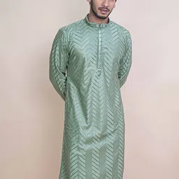 KUNDALI KAKSHAY Men Embroidered Regular Sequinned Kurta with Pyjamas image 3