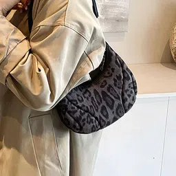 LULU & SKY Textured Oversized Bucket Handheld Bag with Quilted image 5