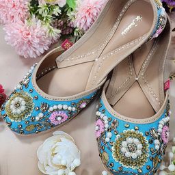 Fulkari Women Embellished Ethnic Mojaris Flats-picture-5